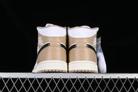 Nike Air Jordan 1 - Beige