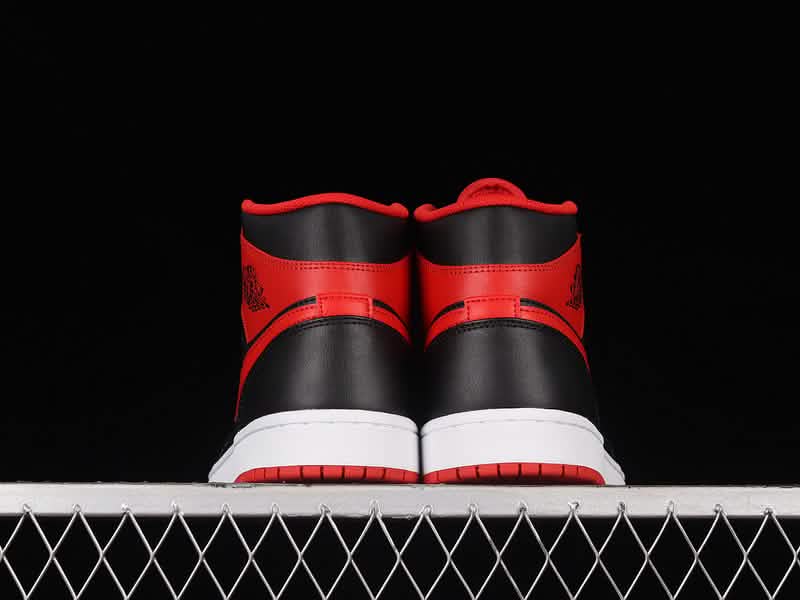 Nike Air Jordan 1 - Deep Red