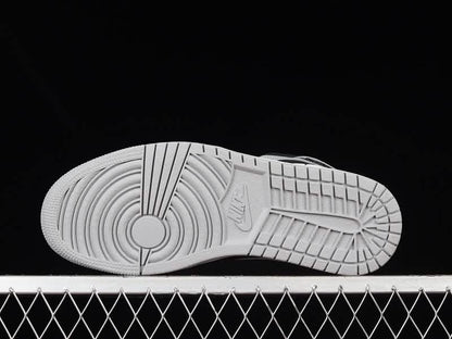 Nike Air Jordan 1 - Monochrome