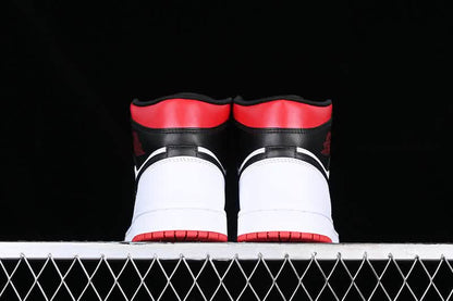 Nike Air Jordan 1 - NEON RED