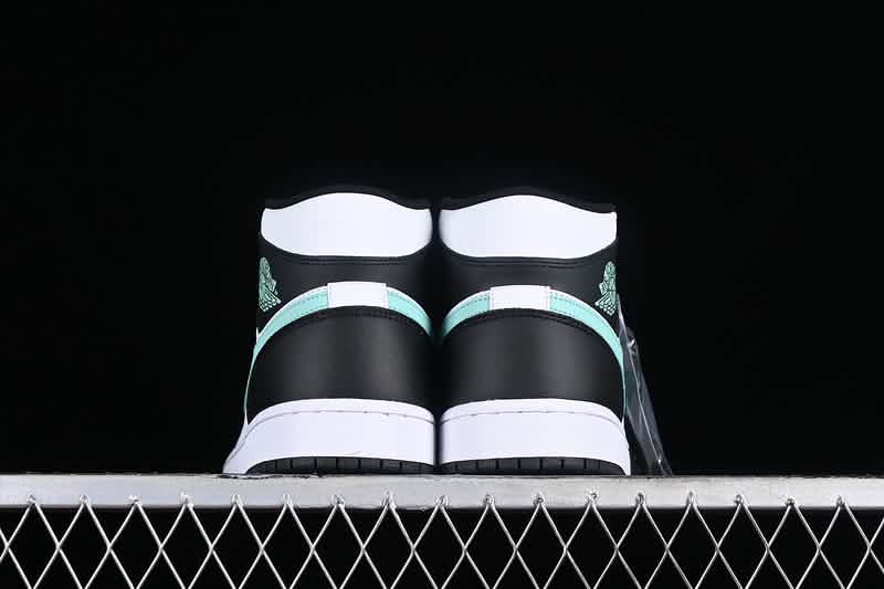 Nike Air Jordan 1 - Neon Turqoise
