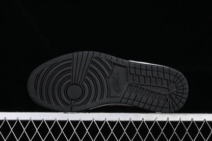 Nike Air Jordan 1 - Piano Black