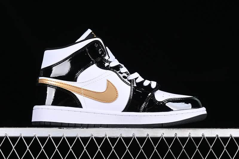 Nike Air Jordan 1 - Piano Black - Black / 37