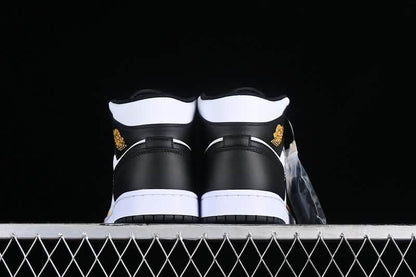 Nike Air Jordan 1 - Retro Yellow