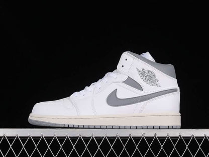 Nike Air Jordan 1 - Snow White